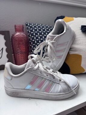 Girls 1y halographic adidas sneakers